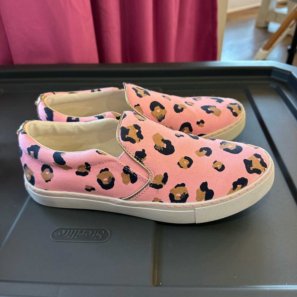 EUC 8 Lilly Pulitzer Julie sneaker slip on canvas pink cheetah leopard animal